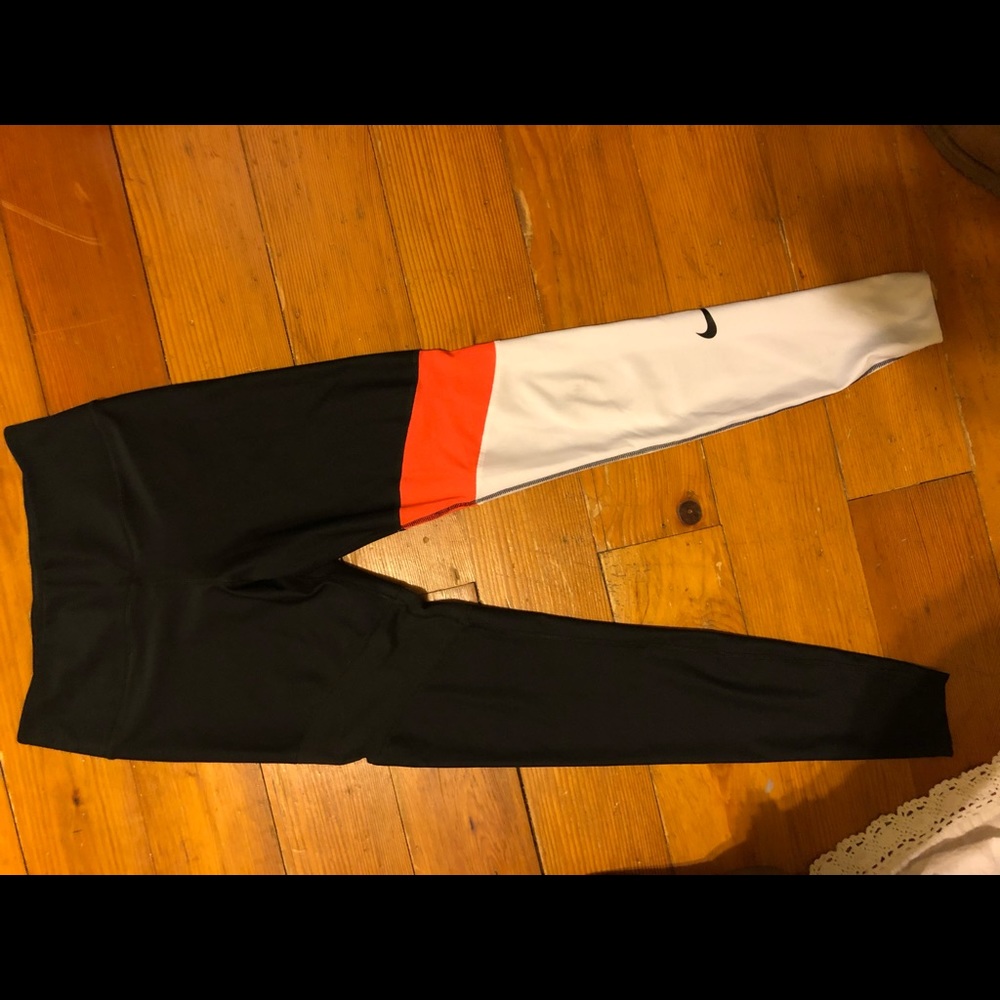 SOLD Cute as Can Be Nike Leggings!